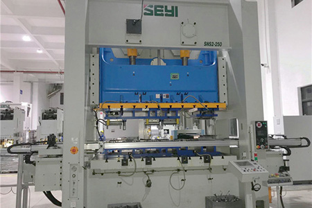 沖床機(jī)械手一臺(tái)多少錢？